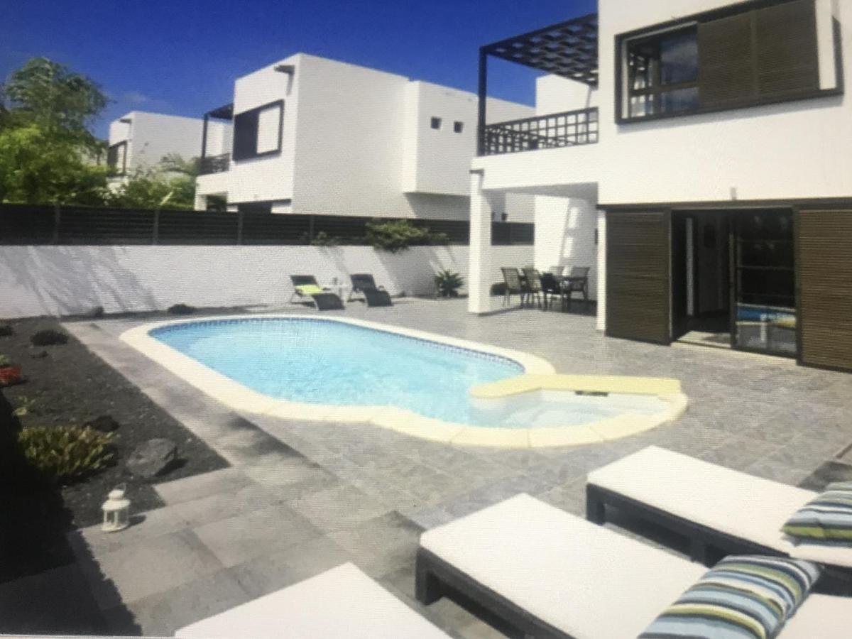 Modern Villa With Sea Views Costa Teguise Exterior foto